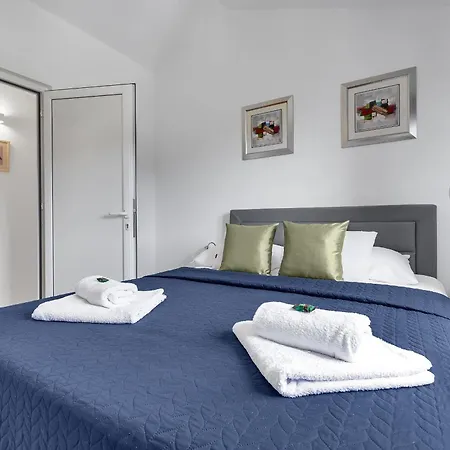 Apartments Villa Katarina Tucepi Room photo
