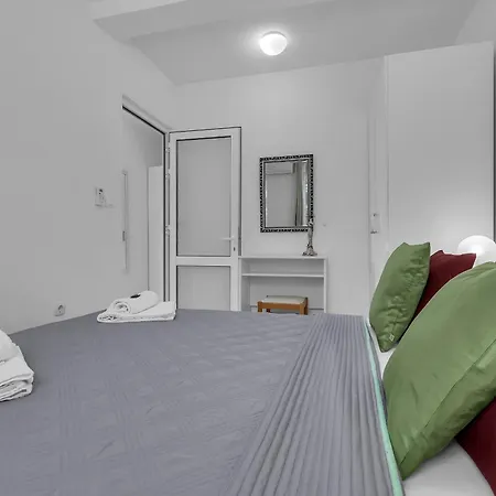 Apartments Villa Katarina Tucepi Room photo