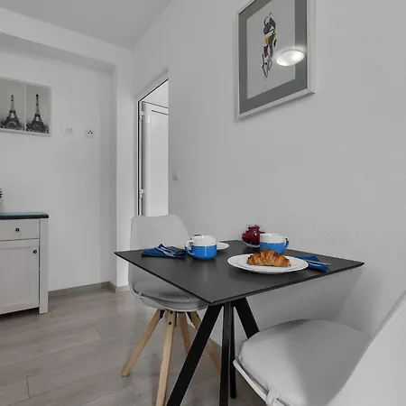 Apartments Villa Katarina Tucepi Room photo